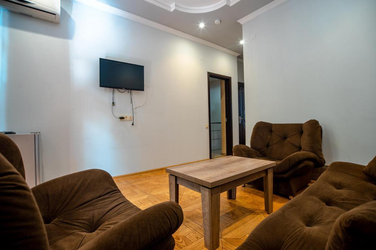 Porto Franco Hotel Batoemi Buitenkant foto