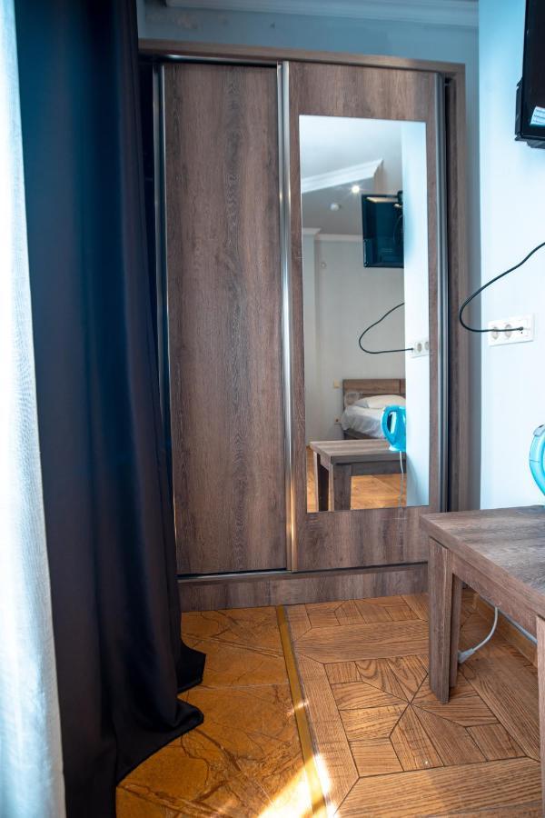 Porto Franco Hotel Batoemi Buitenkant foto