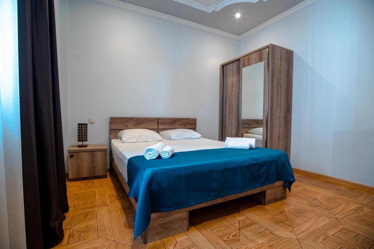 Porto Franco Hotel Batoemi Buitenkant foto