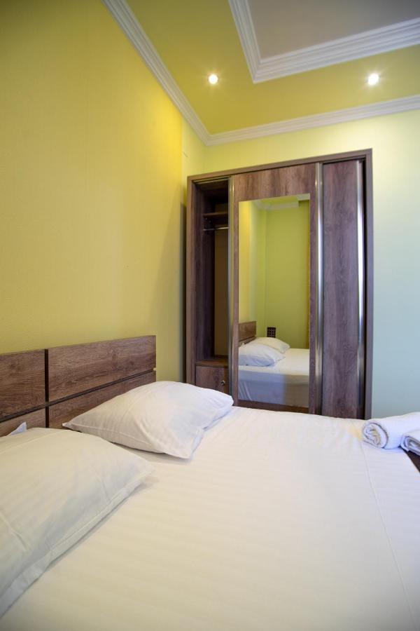 Porto Franco Hotel Batoemi Buitenkant foto