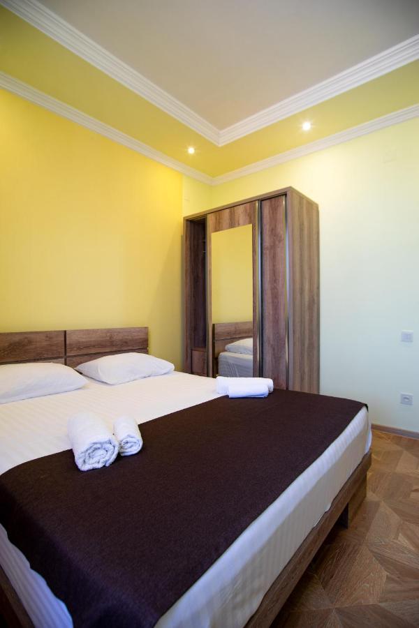 Porto Franco Hotel Batoemi Buitenkant foto