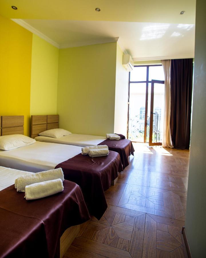 Porto Franco Hotel Batoemi Buitenkant foto