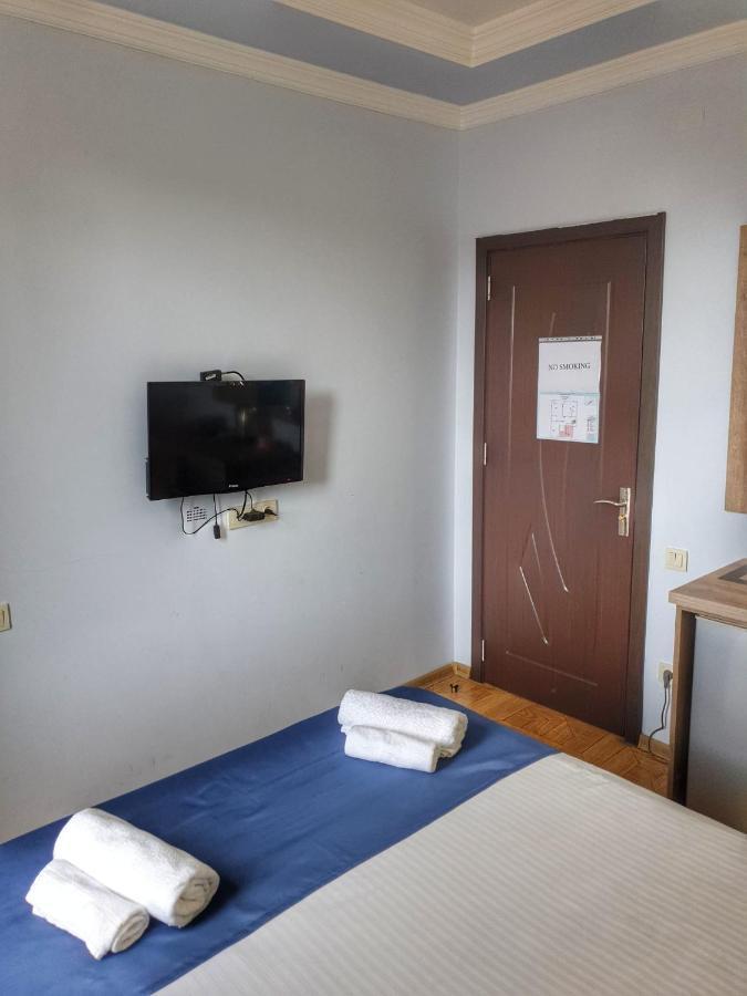 Porto Franco Hotel Batoemi Buitenkant foto
